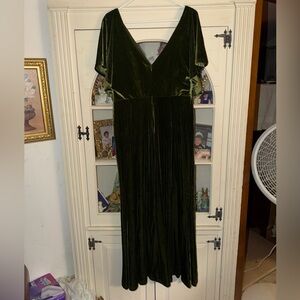 Revelry Velvet Gown in Rich Olive 18